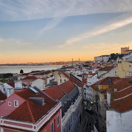 Duplex 4to Piso Em Alfama Apartment Lisbon