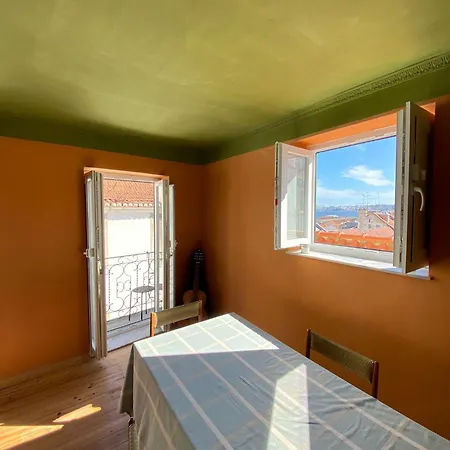 Apartment Duplex 4to Piso Em Alfama Lisbon