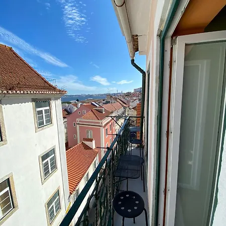 Apartment Duplex 4to Piso Em Alfama
