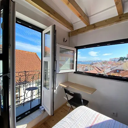 Duplex 4to Piso Em Alfama * Lisbon